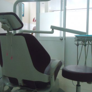 Nha Khoa Á Đông - BS. Trần Vũ Lạc