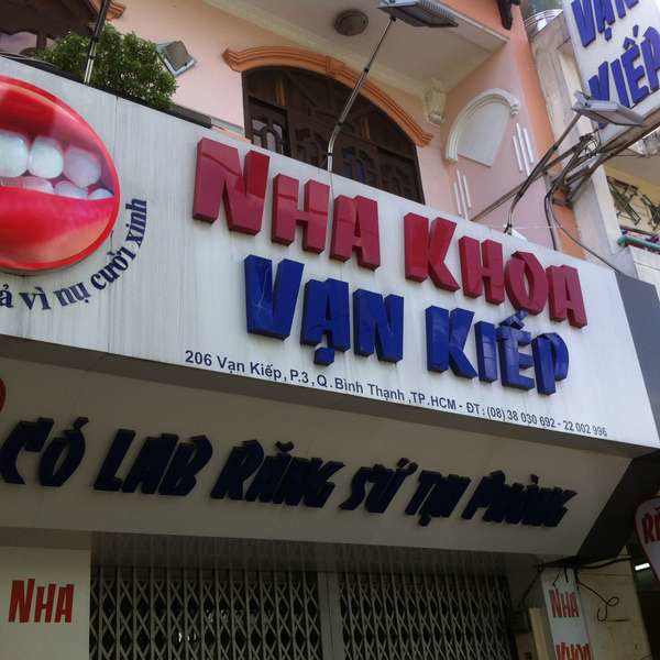 Nha khoa thẩm mỹ Vạn Kiếp