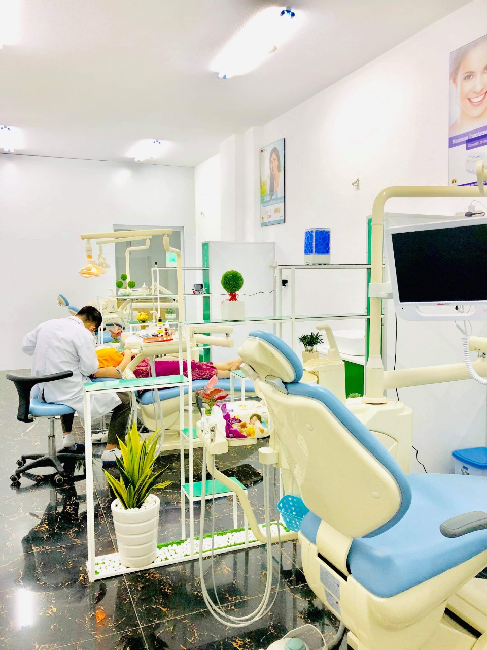 Nha Khoa New Smile - BS Nguyễn Văn Hiền